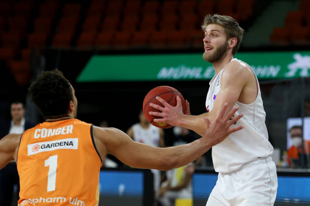 伺机寻找拜 伺机寻找拜